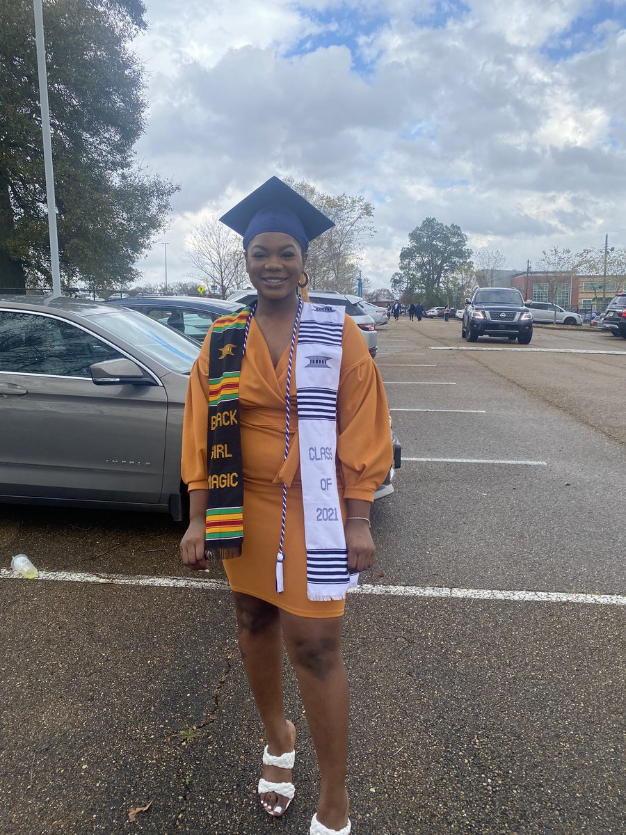 hayerinaz's tweet photo. #JSUGrad #TheeILove ππ€π https://t.co/U7SYUl3ZiO