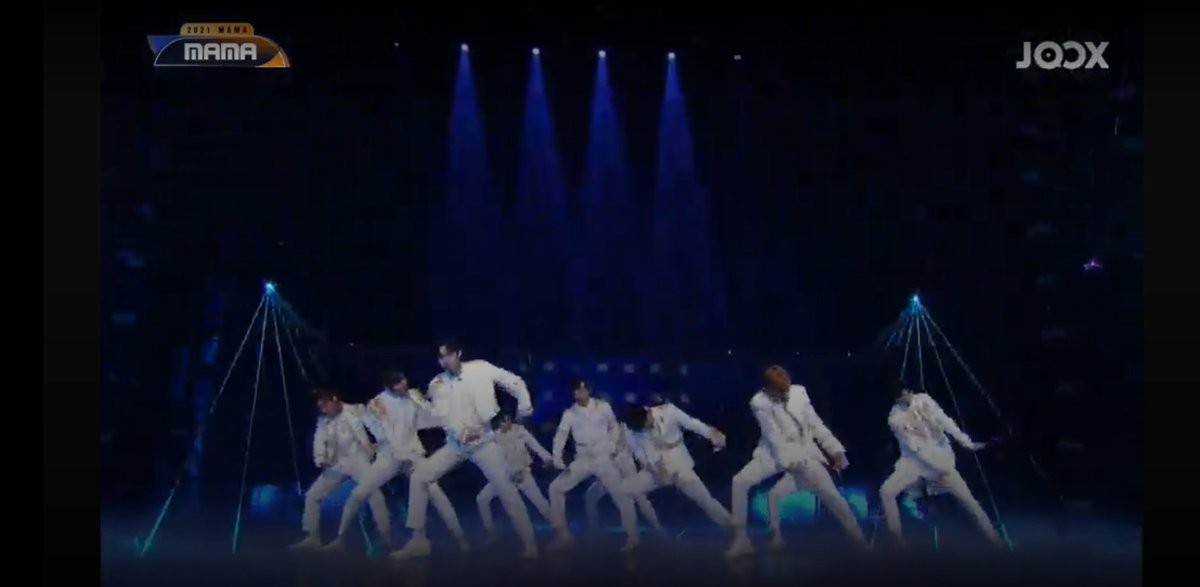 Mochisung56's tweet photo. WANNA ONE 😭 THANK YOU MAMA FOR BRING THIS BOYS BACK, WANNA ONE IS BACK I LOVE YOU I CAN NOT STOP CRYING 😭 #WannaOne #WANNAONEISBACK #WANNAONECOMEBACK #WANNAONEonMAMA2021 #WannableTime #Wannable https://t.co/4AlNnCgn5o