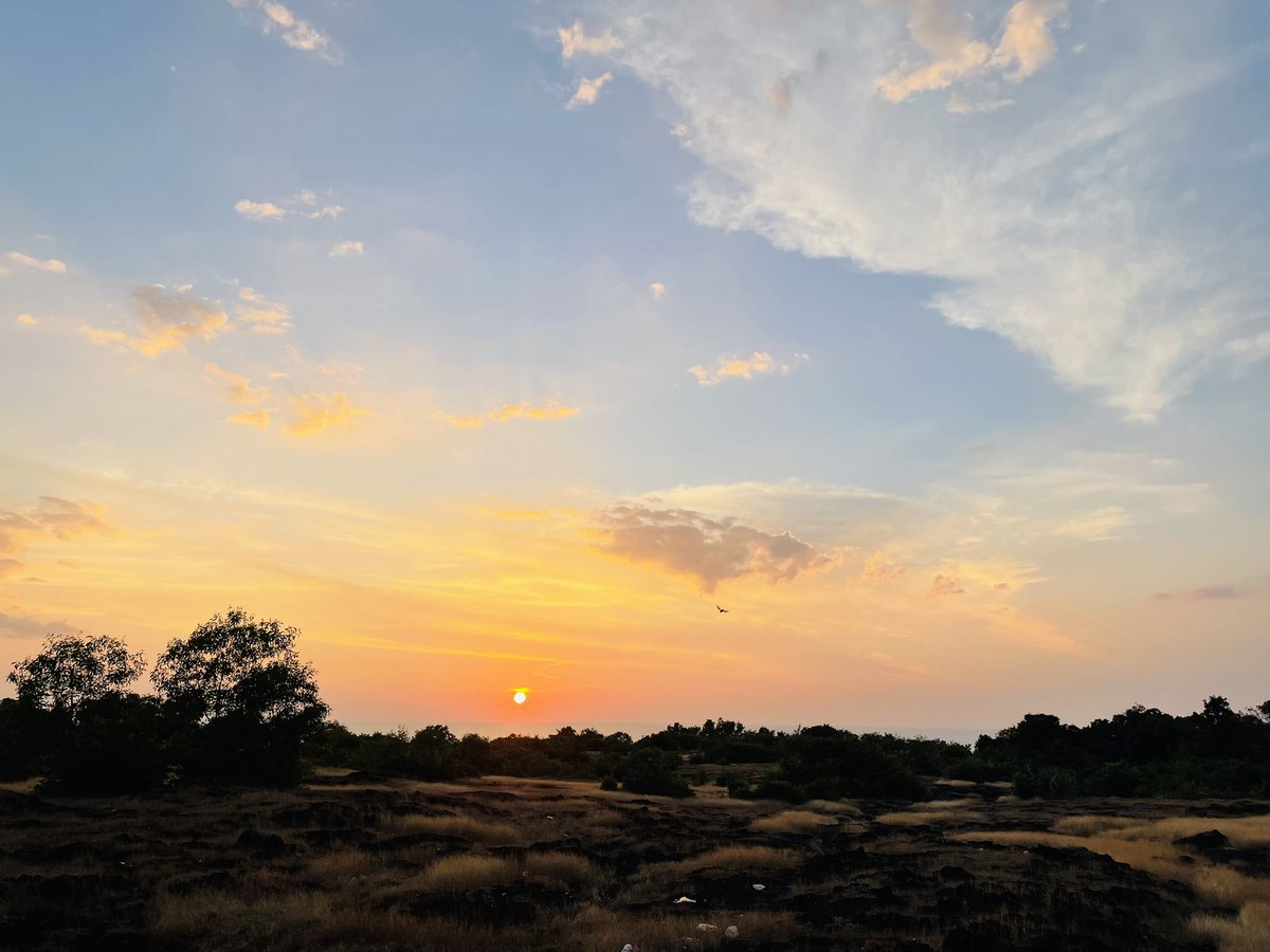 Pathrode's tweet photo. #RHRN #SunSet #ExploreUttaraKannada https://t.co/AWBjsRqVz8