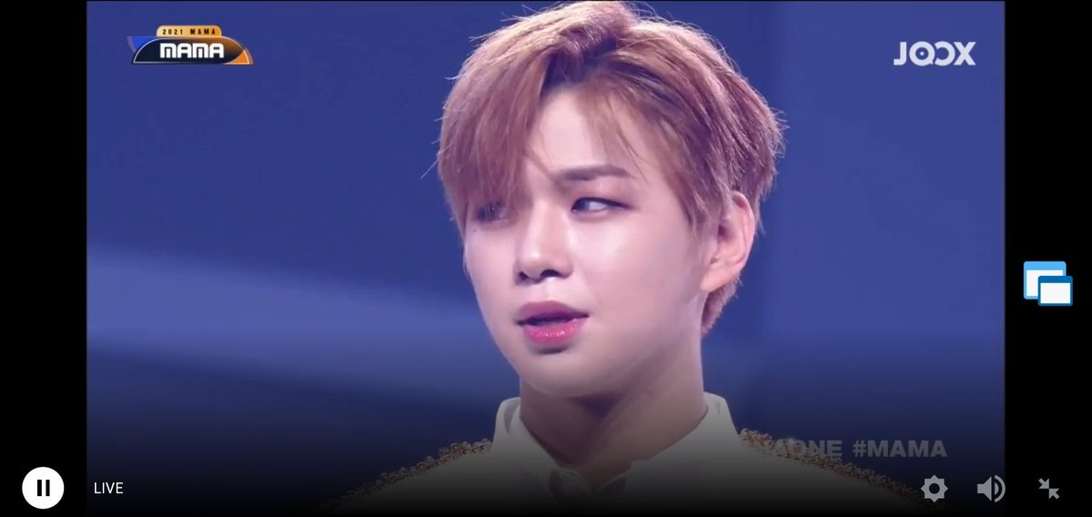 naffhleexmark's tweet photo. wanna one <3 https://t.co/g4QNDiR7Wg