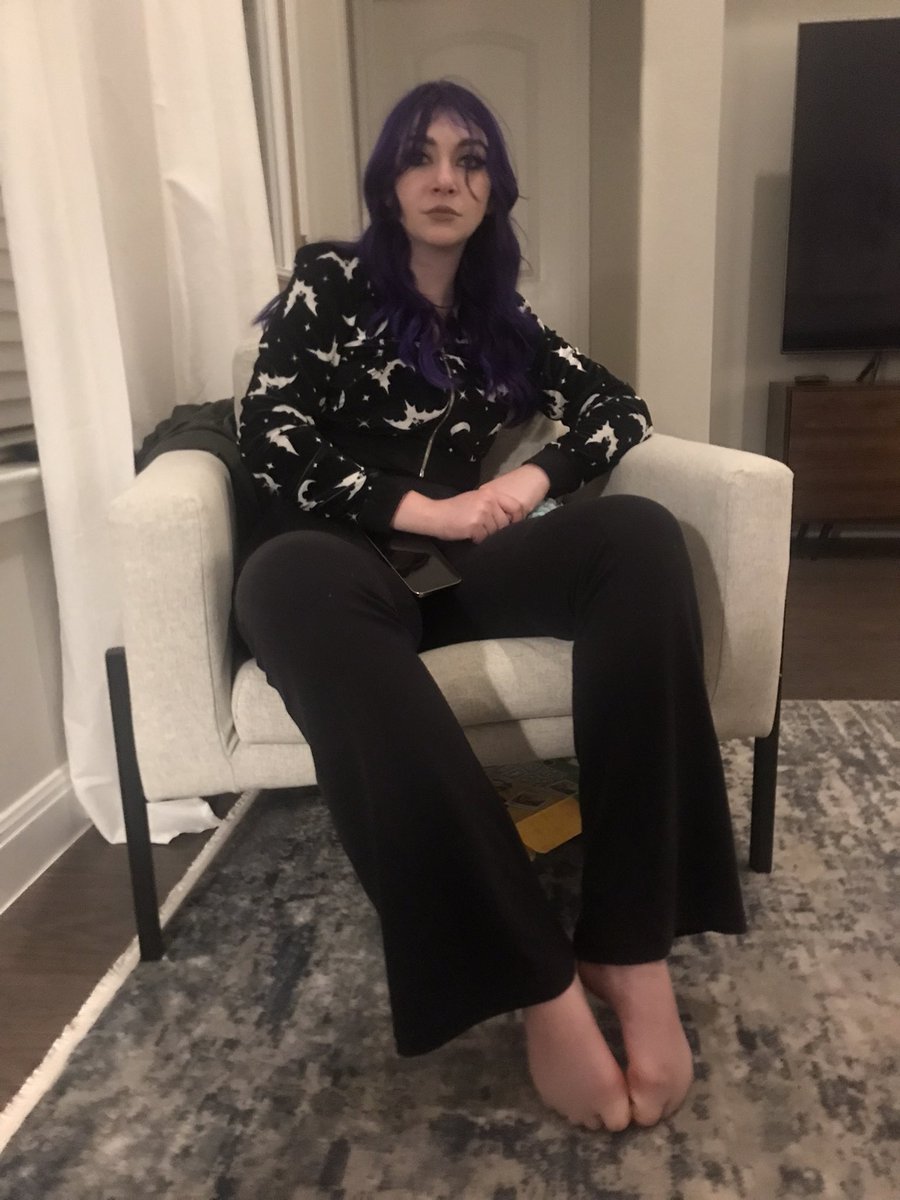 Stephanie on X: She really said no to feet pics @JustaMinx  t.coMlItstm3MY  X