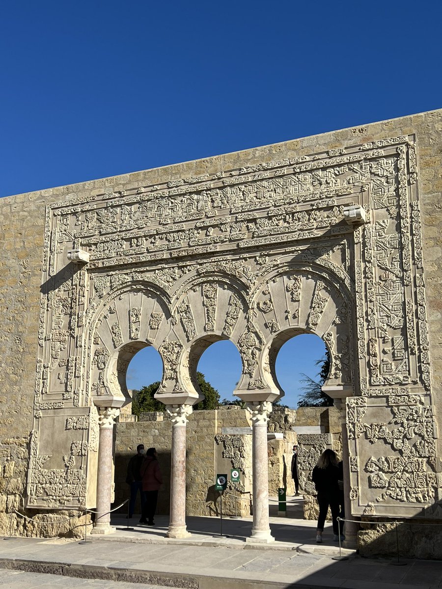 Cristina_Uceda_'s tweet photo. #BesosMañaneros
Rincones de historias muy vividas que traen un mensaje claro y sensato..
Aunque el tiempo pase..
Lo importante perdura para dejar constancia de que la humanidad siempre está por encima del hombre!!!
#socialmente #historia #formarium #Cordoba #Cordobaesp https://t.co/JMTDNQgIWT
