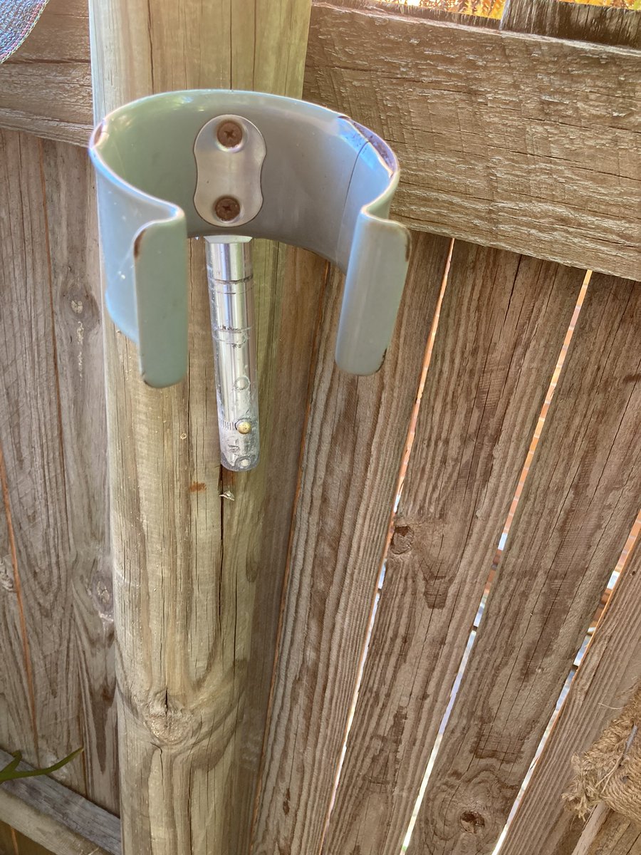 bilfulaAU's tweet image. What to do with crutches when they’re past their use by date. #Recycle them into plant holders. #MobilityAid #MobilityAidRecycling