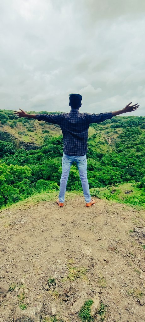 Vyanktesh_07's tweet photo. Mukundraj Valley, Ambajogai ❤️
#InternationalMountainDay https://t.co/fXFYholiKT
