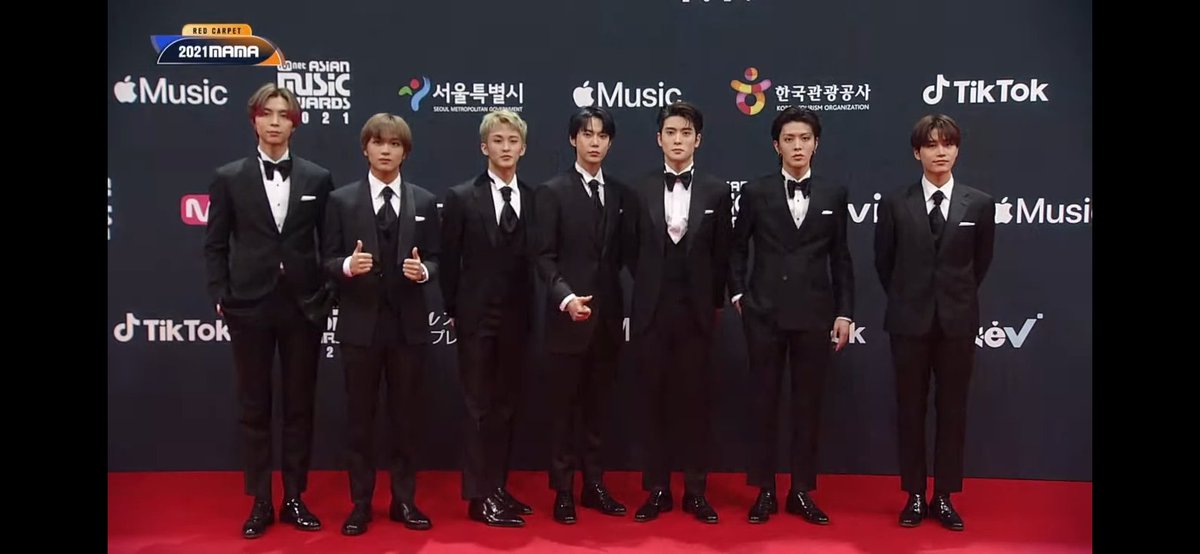 PinkyMingi_'s tweet photo. Eles tão lindinho dms mdss (o Black hair do yuta😳😳
#MAMA2021 
#NCT127 #NCTU #NCTDREAM @NCTsmtown https://t.co/AUVtysu1nz