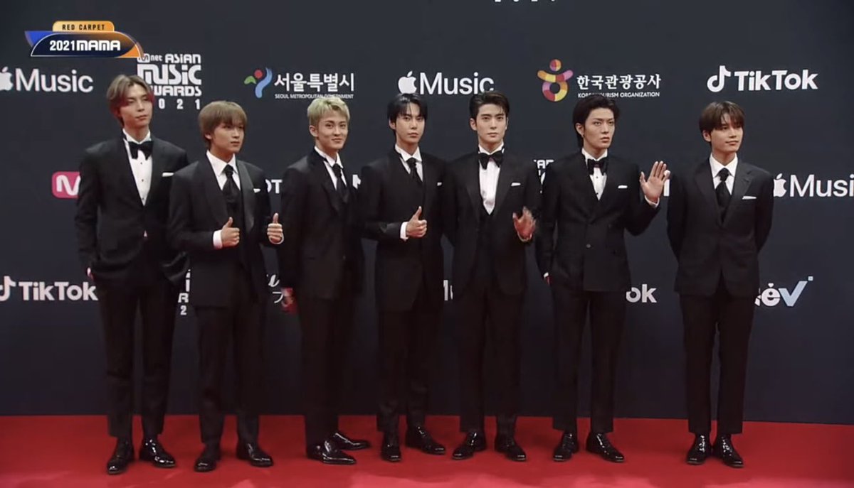 weare_IAN's tweet photo. NCT 127 at 2021 MAMA <Red Carpet> 🌟❣ #NCT127 #MAMA2021 https://t.co/iZV7BKR3z7