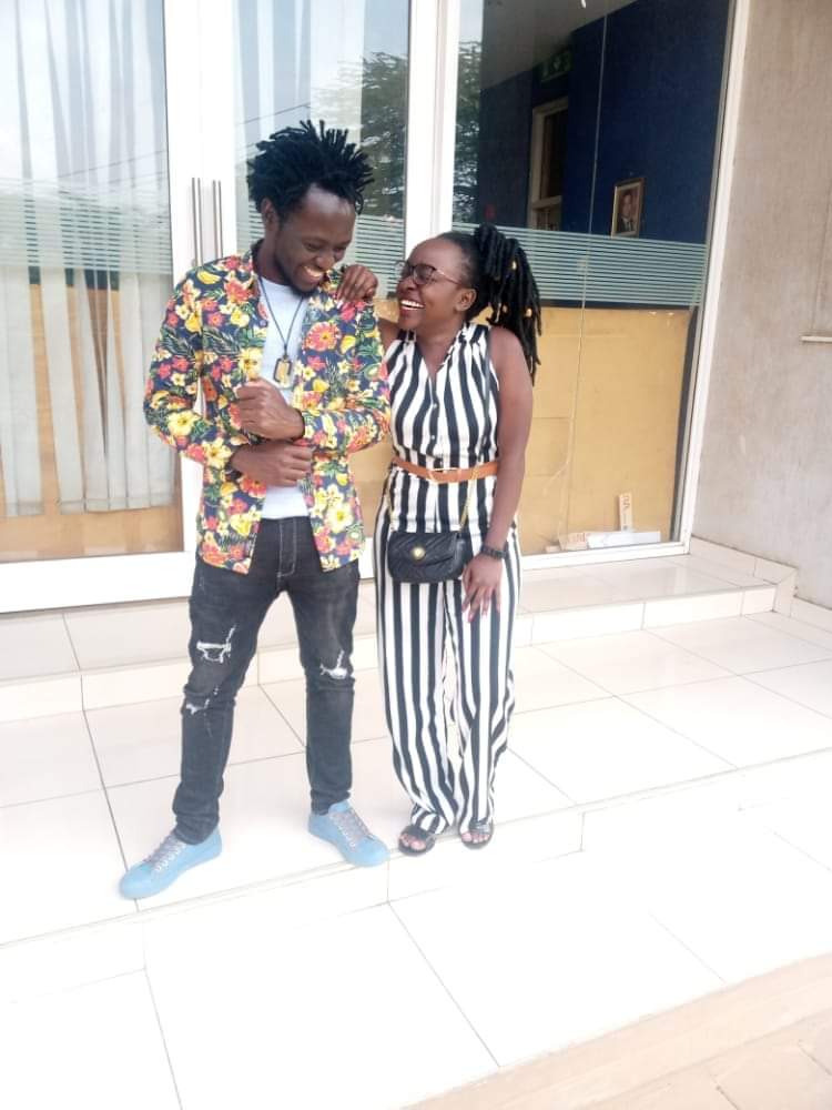 MeruFmOfficial's tweet photo. Karibu ki mubango wa #jiperaha 11_3pm na dj final na Elaine Mukami .Alafu Kwa mahusiano unamwambia mpenzi wako kila kitu? https://t.co/H9I9oCp7OX