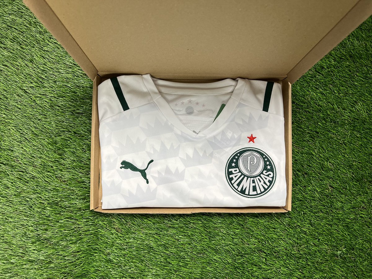 mysteryfootball's tweet photo. If Mo Salah scores vs Aston Villa today, we will give away a Mystery Football shirt to one lucky follower! 🇪🇬 

To enter: 
1️⃣ RT this tweet
🤝 Follow us

Good luck! 🤞🏻 https://t.co/8ExNSu77Ib