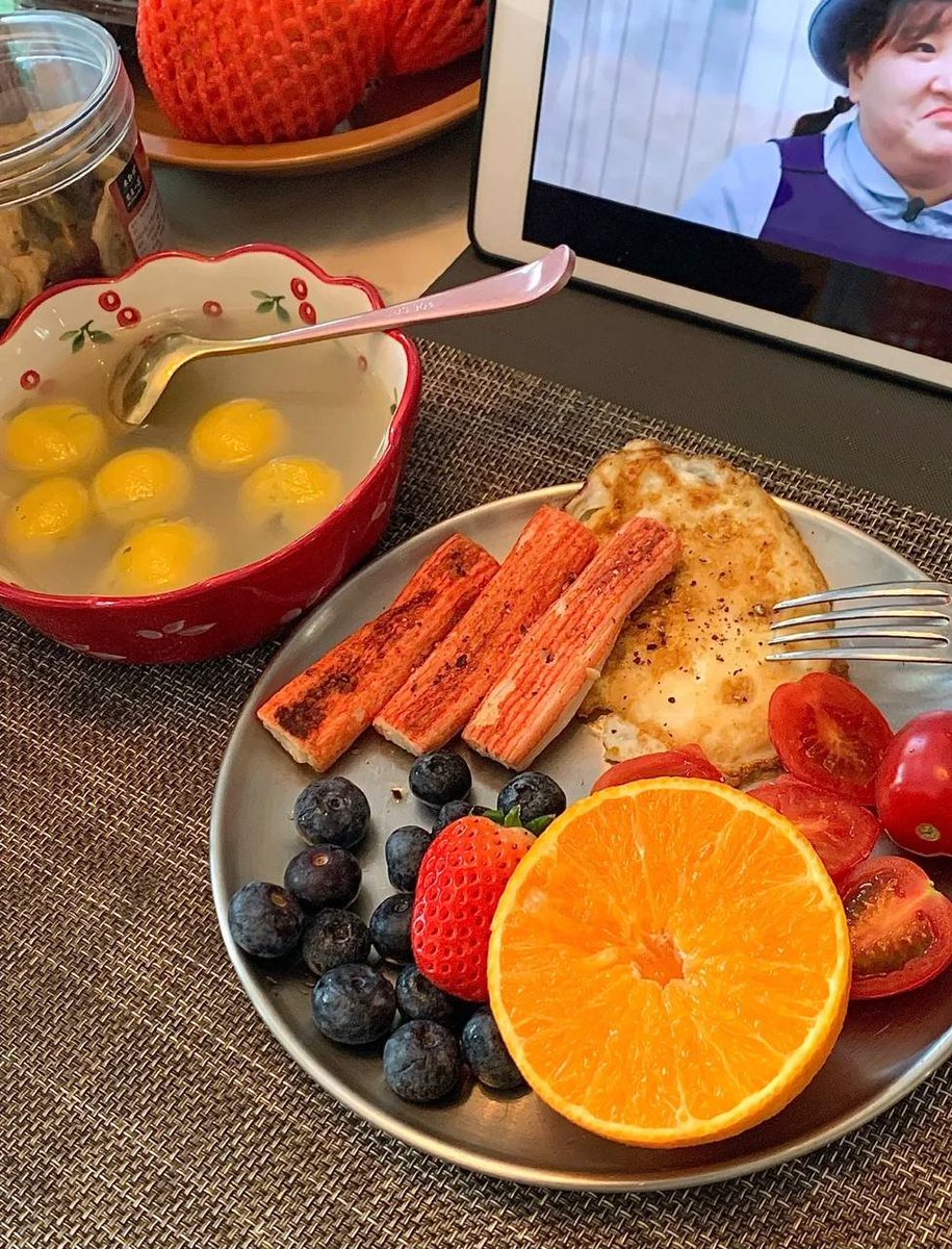 sunflower4152's tweet photo. #breakfast Turn on the heating and enjoy breakfast🥰☺️🥰 https://t.co/lMl4K3VmIm