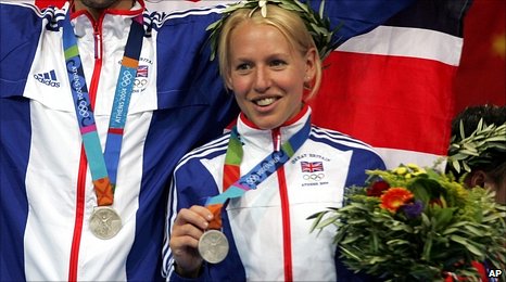 SCA_Community's tweet photo. Olympian @gailemms was in school on Friday to inspire our Yr 11 students to #WorkHard #NeverGive up and to build on their GCSE Mock Results. A massive thank to to Gail and a well done to the students receiving results and certificates today #hardworkpaysoff https://t.co/Jm0RKtU9Si
