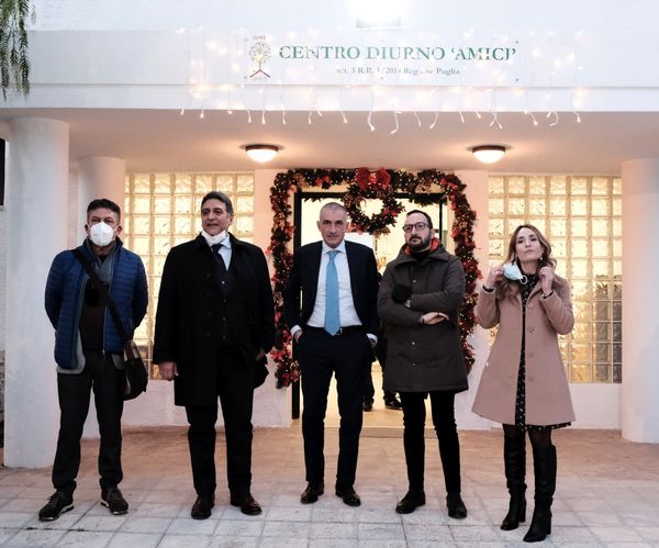 Una giornata speciale a Masseria Sociale Oltre Amici , siamo felici  di aver accolto <a href="/CostaAndrea70/">Andrea Costa</a> , Presenti <a href="/FmpiSanita/">fmpi sanità</a> @AlexFmpi  <a href="/MazzaranoM/">Michele Mazzarano</a> , l'Assessore di #Grottaglie Antonio Vinci. fatto gli Onori la padrona di casa ,la presidente Sara Sardano. #oltredinoi #oltreamici