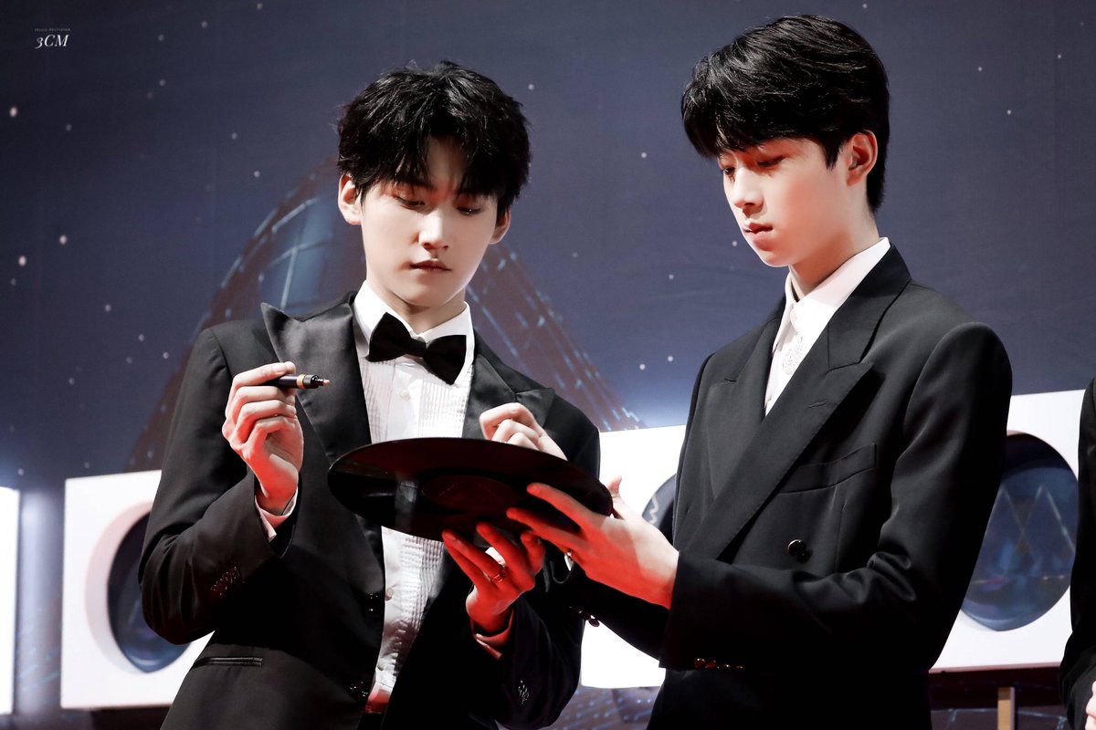 keyuanarchive's tweet photo. [211211] TMEA📸

Cr. 3CM

《#yzl #keyuan #โจวจาง #元周率 #zhouzhang》

#ZhouKeYu #周柯宇 
#ZhangJiayuan #张嘉元 https://t.co/TwyYPdXH11
