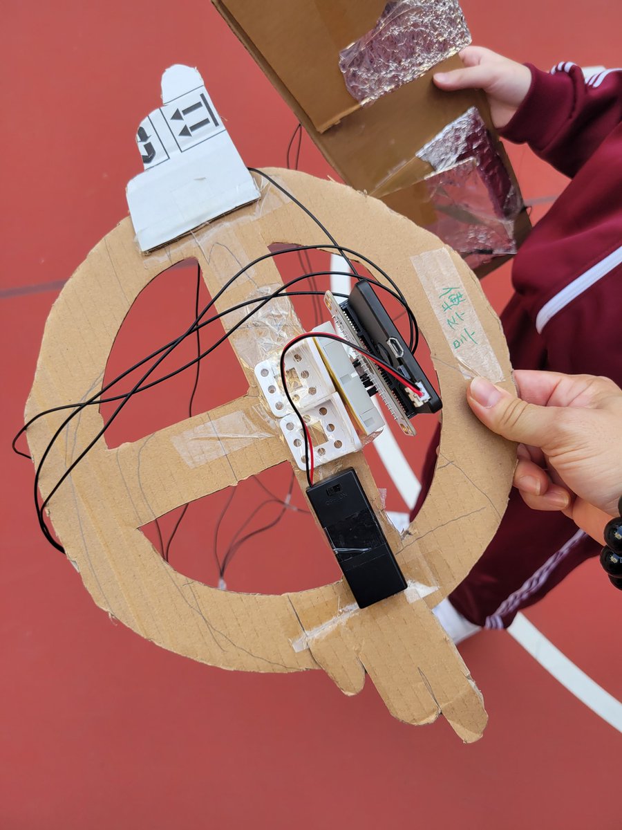 FELIXTWS's tweet photo. Microbit x wheel x robotcar x AI #microbit #wheel #robotcar #ai #hongkong #classroomSTEAM https://t.co/drDJYVzjS5