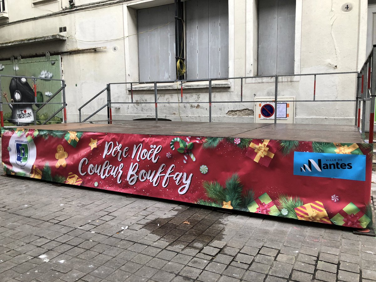 !! HO HO HO HO !! Préparatifs en cours pour l’arrivée du #PèreNoël ! Rdv a 17h rue du vieil hôpital à #Nantes pour un goûter avec chants de #noël et à partir de 18h pour le défilé aux lampions avec le père Noël !