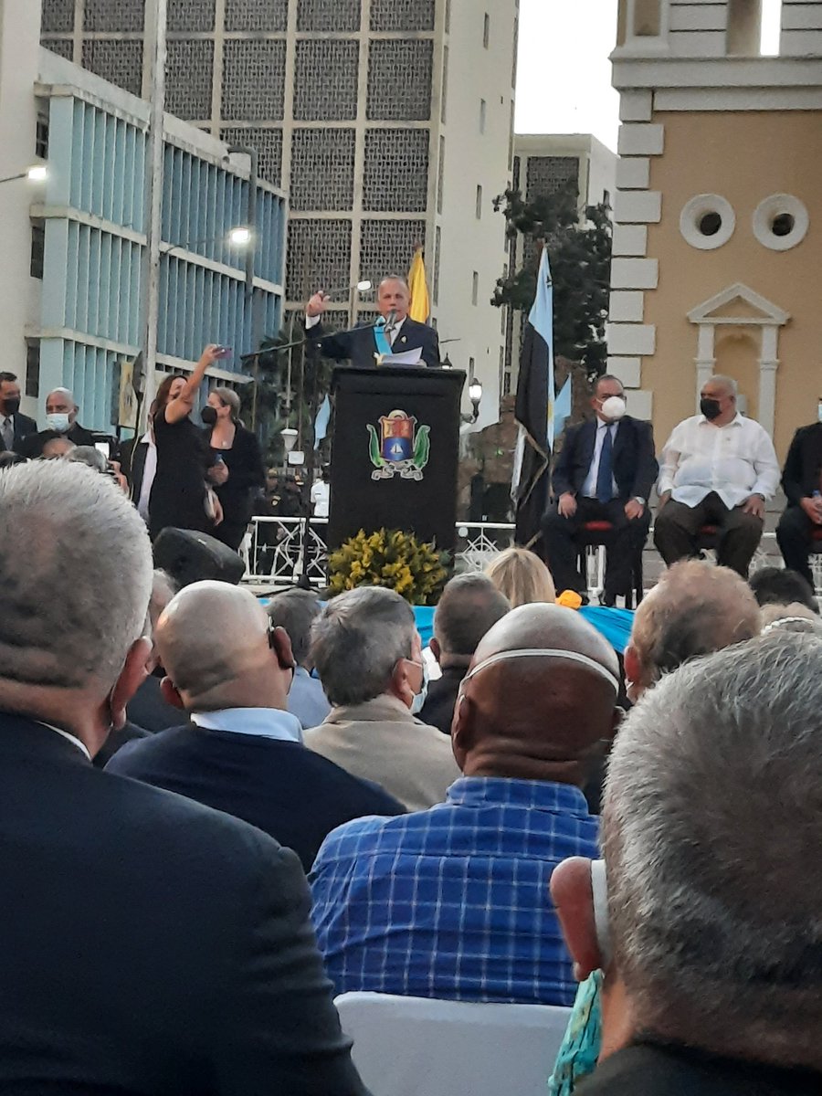 mariotorresc's tweet photo. Con Manuel Rosales, el Zulia renace. Vuelve la esperanza.. https://t.co/PydAr0c2Mp