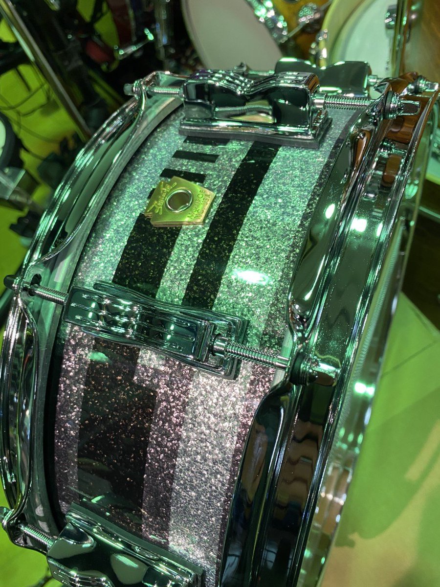 drumstation_akb's tweet photo. 今年の新色入荷しました！
#ludwig
#citrusmod
#digitarblackoyster https://t.co/qDTZuhMrNg