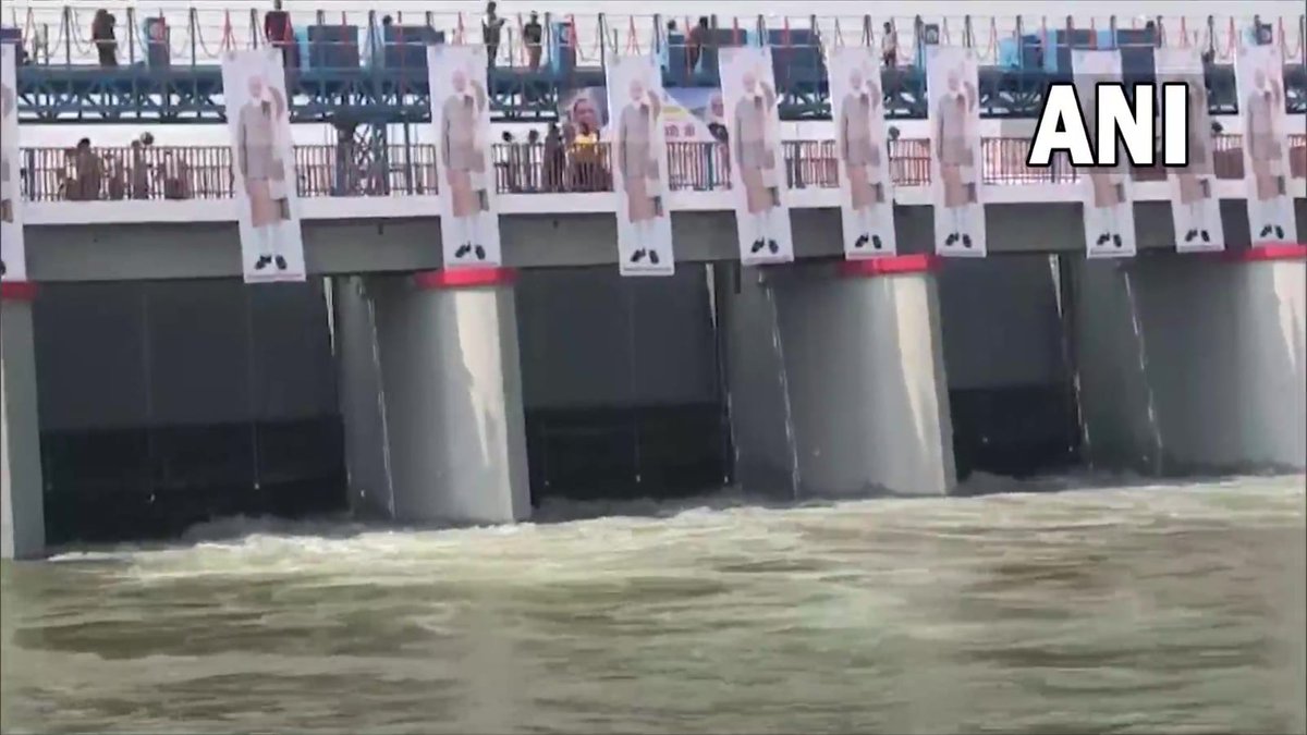 UPIrrigationDep's tweet photo. किसानों की समृद्धि का आधार सरयू नहर राष्ट्रीय परियोजना

आदरणीय प्रधानमंत्री श्री @narendramodi जी ने आज बलरामपुर में किया सरयू नहर राष्ट्रीय परियोजना का लोकार्पण

#यूपी_की_सिंचाई_क्रांति https://t.co/jdayqVTWQ1