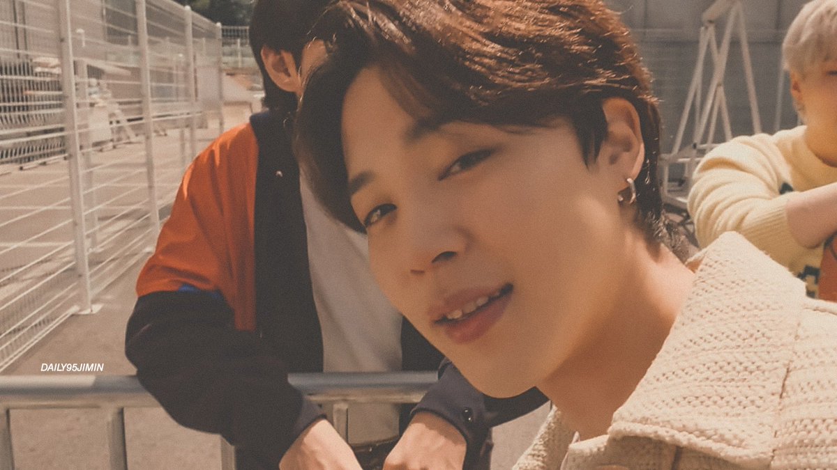 daily95jimin's tweet photo. jimin, you are so adorable https://t.co/CSOoD8DDda