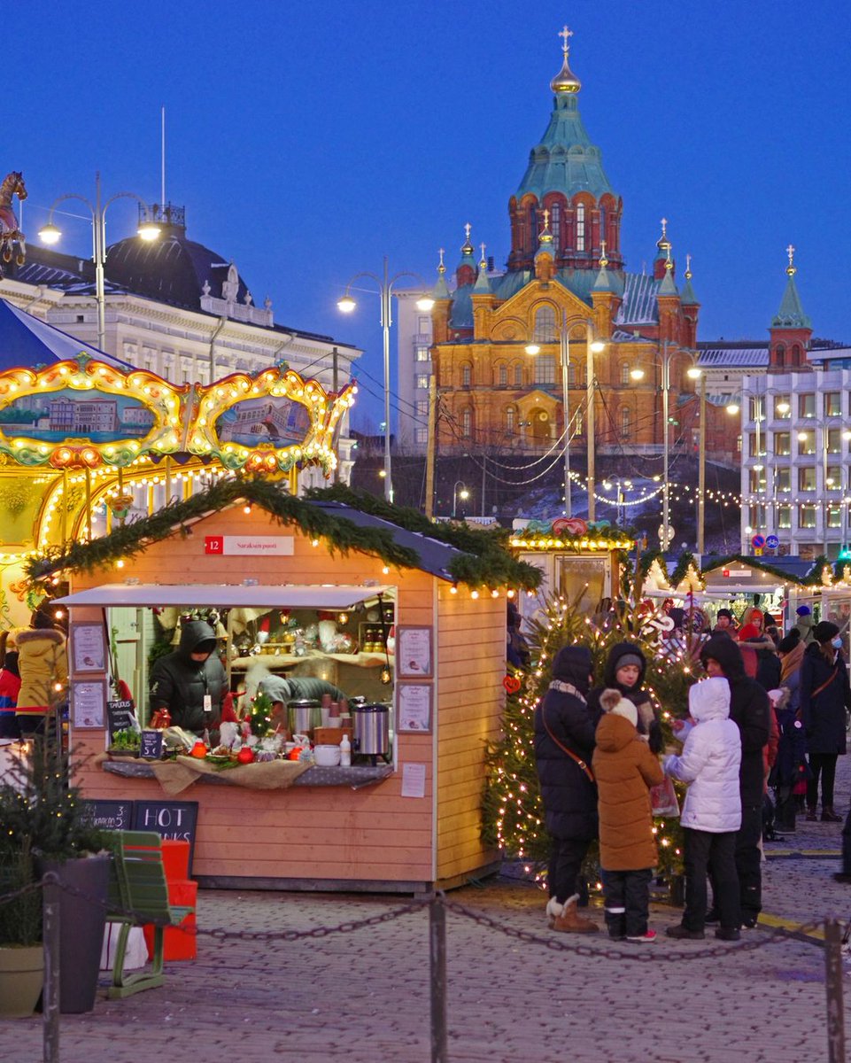 The traditional Helsinki Christmas Market is being held at Market Square until December 22nd: https://t.co/QmziWUNQ4m Recent photos shared on IG by petebalding, hertzsuomi, and eevakerttu added to our Helsinki Attractions gallery: https://t.co/o9zS8JUag7 https://t.co/9YwVBSNCvF