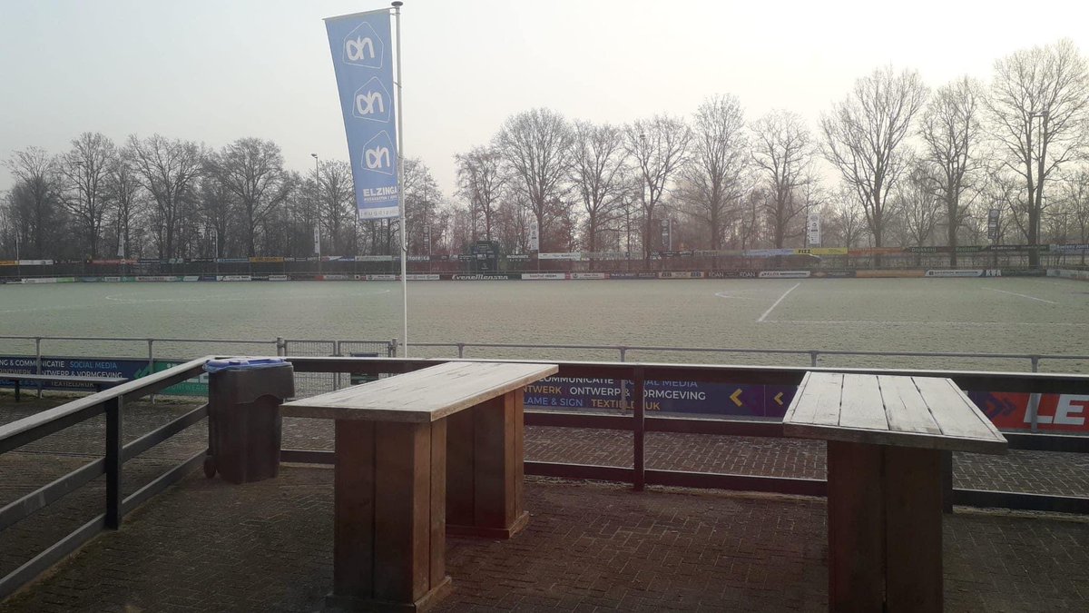 SupportersMSC's tweet photo. Buiten is het koud, maar binnen is de koffie warm en de staan drankjes koud. Spelers, begeleiding en vrijwilligers zien we jullie vandaag weer in ons clubhuis? @MSCMeppel https://t.co/NBG0pfRxaa