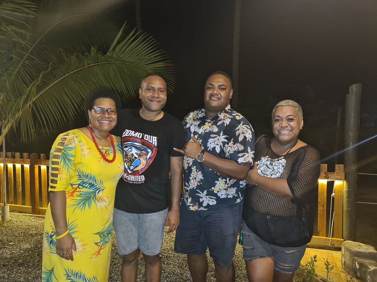 LuluNOTLusi's tweet photo. Congratulations Dreus  @cbmunitedfiji on a successful concert..totoka na veiqwaravi ❤❤

@HakwaGang @hamerikaa @GangFromNabz @joelinaivalu1 #CBMUnited #KereWabulance #WailoaloaBeachClub #Nadi #Fiji 🍻🍻🍻🍻 https://t.co/dO7u36jaFG