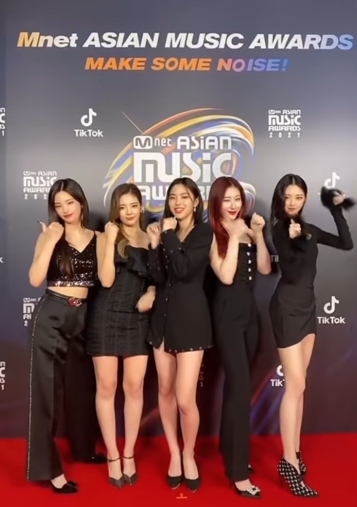 iliveforitzy's tweet image. LE MIE RAGAZZE