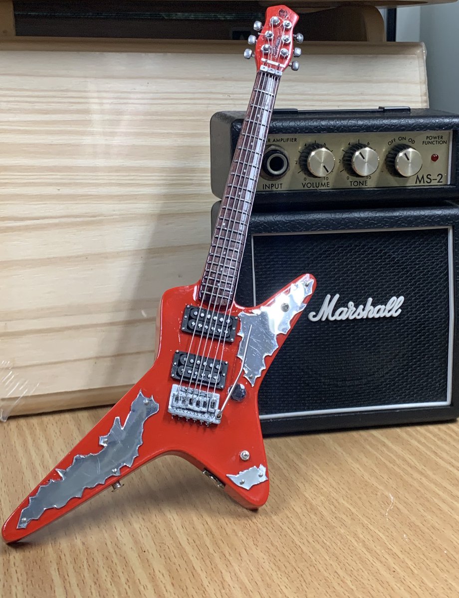 ミニチュアギター のイラスト マンガ コスプレ モデル作品 3 件 Twoucan ミニチュアギター のイラスト マンガ コスプレ モデル作品 3 件 Twoucan