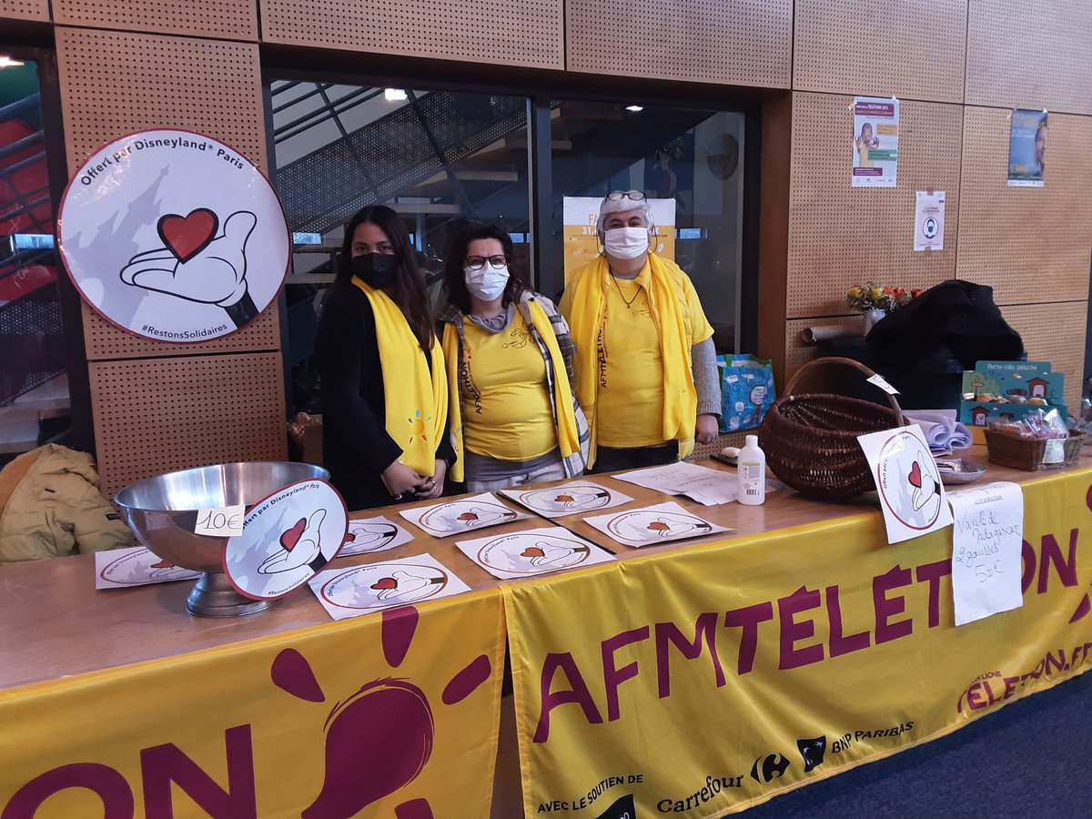 Au Vide-greniers des enfants du gymnase Robert Pandraud,  vous pouvez gagner de très beaux lots Disney par tirage au sort !  Venez nous voir sur notre stand !
#Téléthon2021 #Villemomble #lumièresurletéléthon #Téléthon93  #DisneylandParis