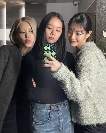 #rosé #MAMAVOTE <a href="/BLACKPINK/">BLACKPINKOFFICIAL</a>