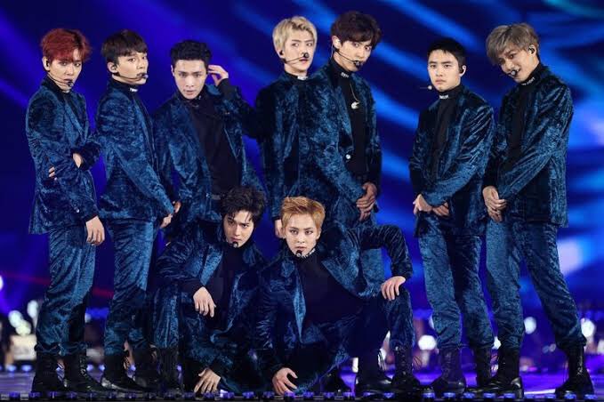 dazaijd's tweet photo. exo stages in awards show - a thread because I miss them https://t.co/BVmcLbUByn