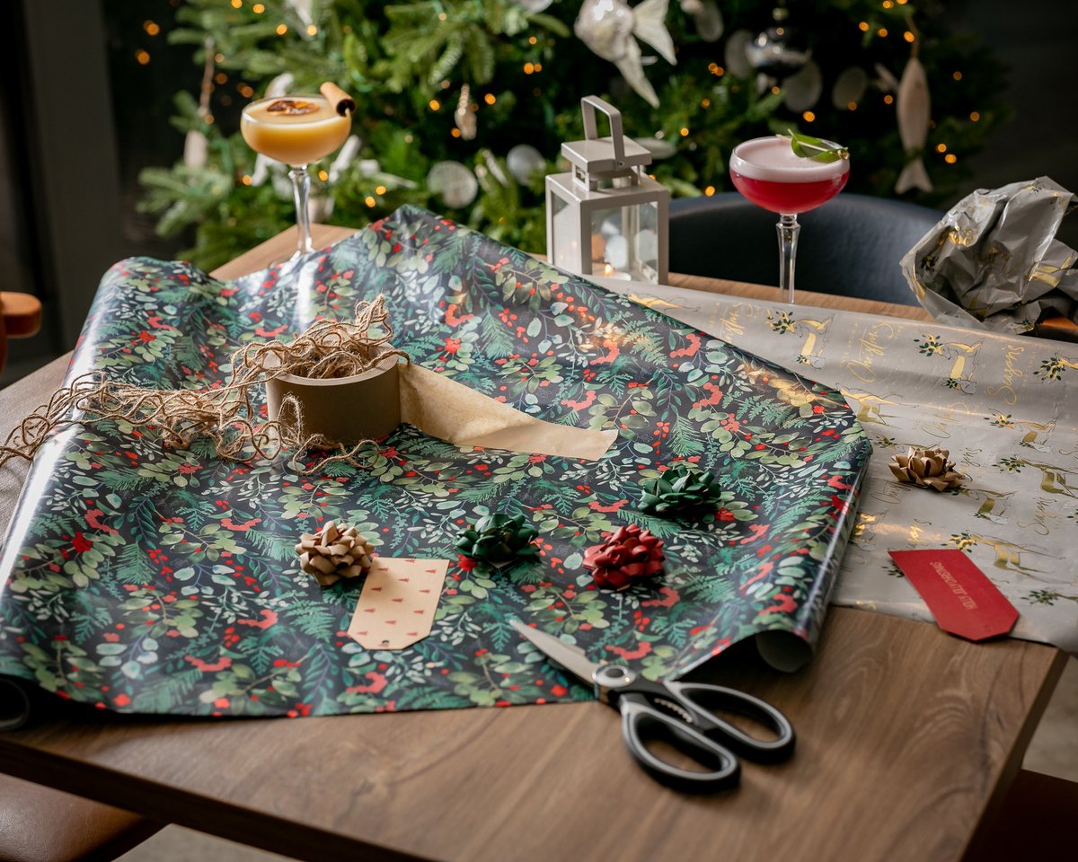 Tomorrow Bayside Social get crafting at our workshops including mulled wine &amp; a snack to enjoy. 🥂 - Would you like to join in? Book now from the details below!

⭐ Handmade Macrame Decorations! | Sunday 12th December

Limited spaces are available. 
baysidesocial.co.uk