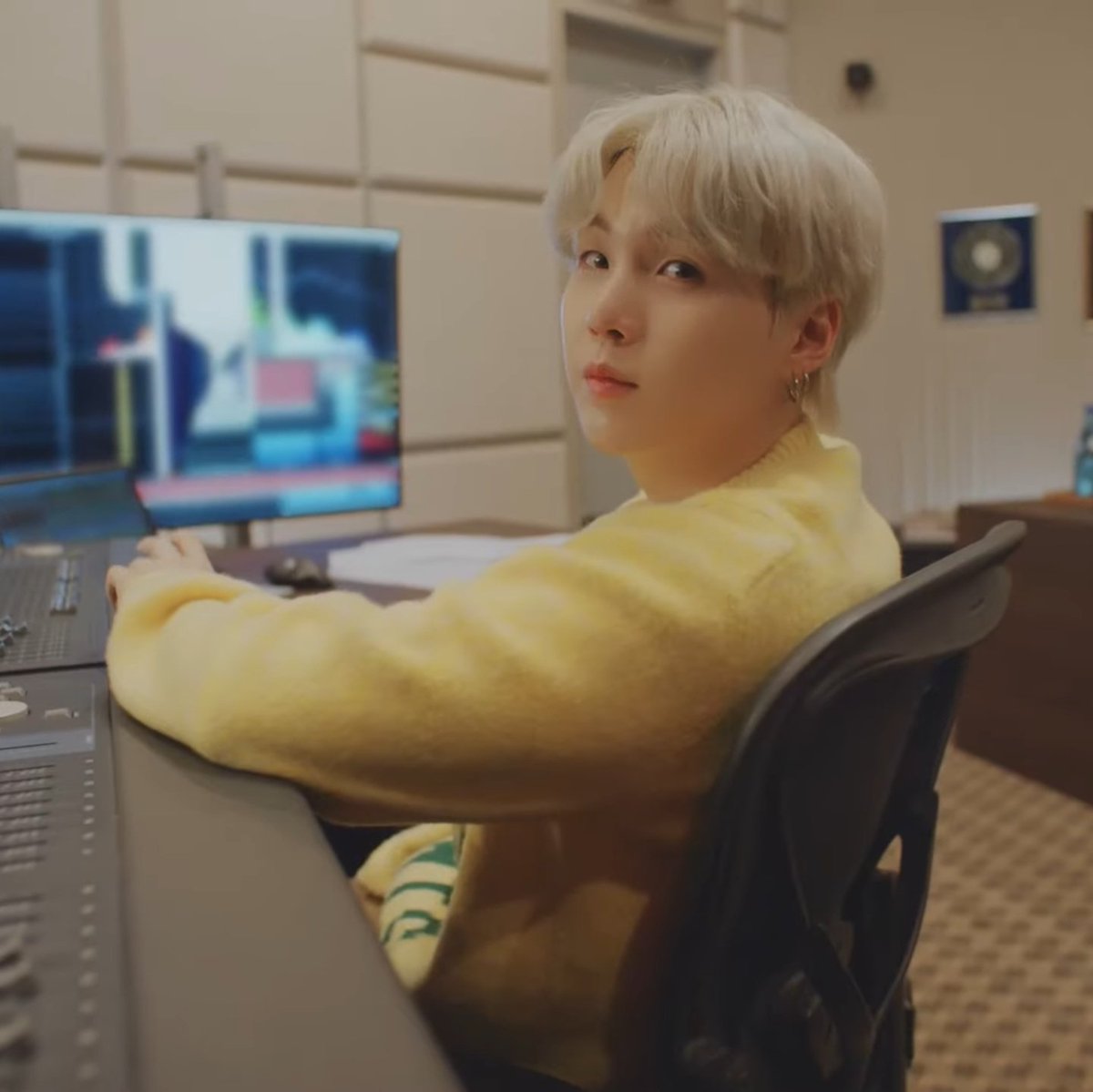 minspics's tweet photo. 💛 https://t.co/FFcfIx8nRS