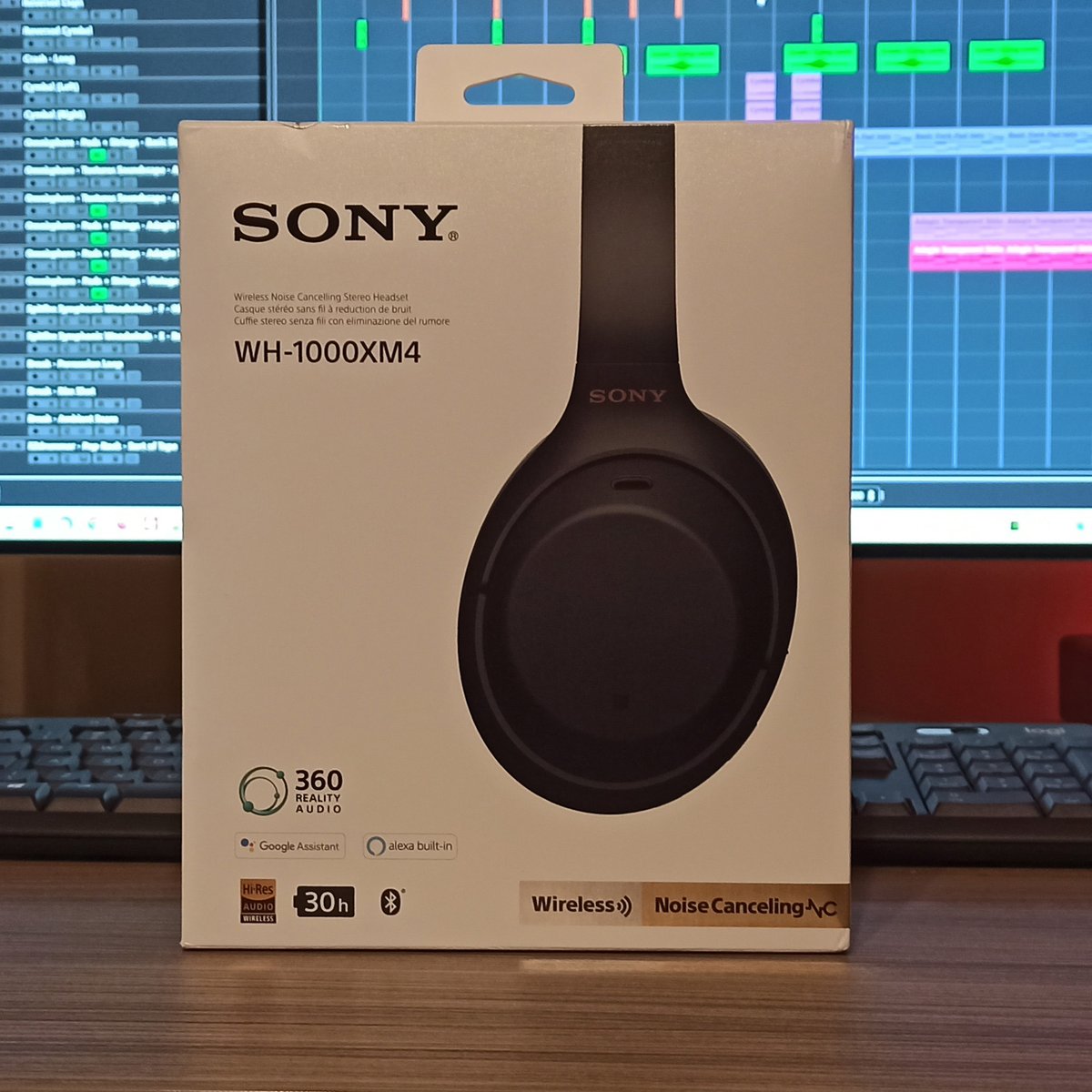 zeroprojectgr's tweet photo. I knew how noise canceling is working in theory, but I could not imagine that it would be so good in reality.
I just updated my audio equipment with this wonderful gift from the best music licensing company.
Thanks, Jamendo!
#Jamendo #jamendo #ilovejamendo #zeroproject https://t.co/86ruCz4Pug