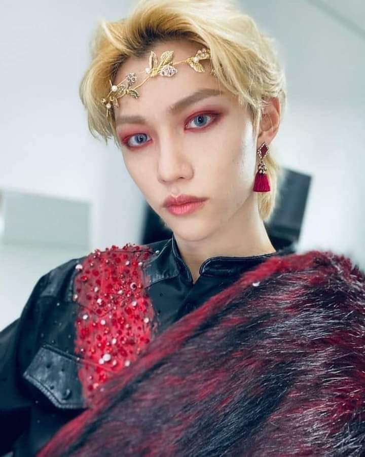 elisseliii's tweet photo. Nada simplemente hyunlix viéndose tan irreales con una corona puesta<3

I vote #straykids for Worldwide Fans' Choice Top 10 #MAMAVOTE https://t.co/vXu8djr4tH