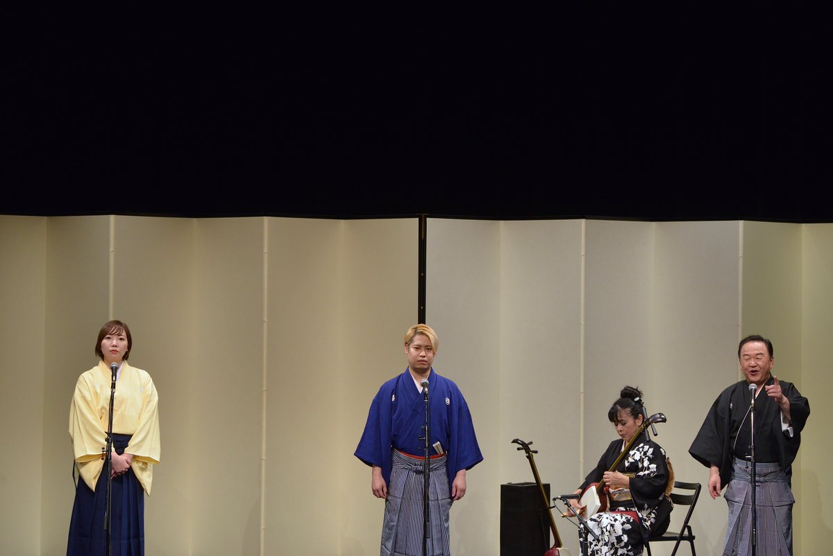 renji_koza's tweet photo. 12月10日「京山幸枝若一門会」京山幸枝若先生、京山幸太さん、京山幸乃さん（曲師 一風亭初月師匠）掛け合い浪曲『不死身の小鉄』２ https://t.co/hzJvtc162C