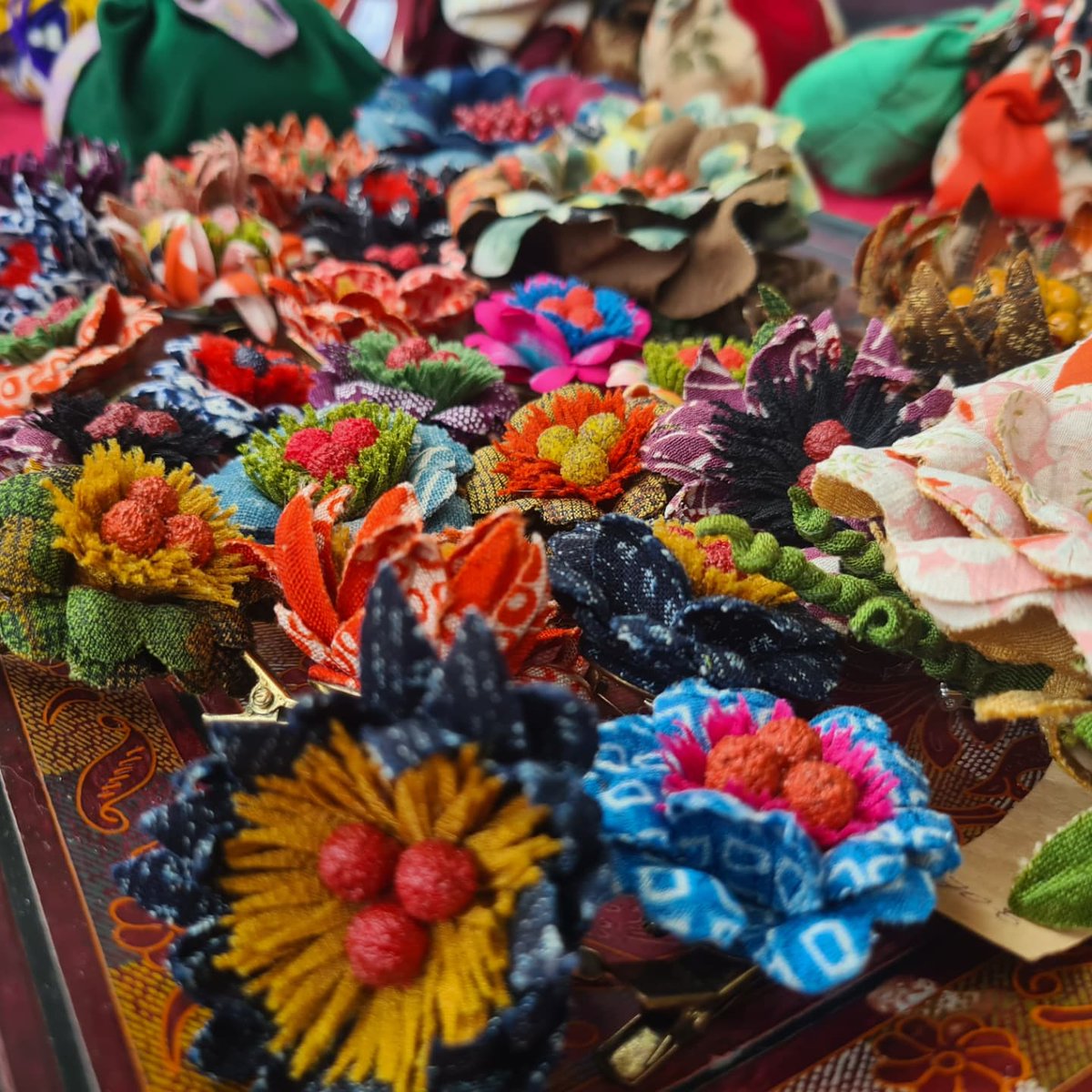 tdcissy's tweet photo. Izumi (source en japonais ) installe un marché éphémère au Temps des Cerises pour un weekend aux couleurs du Japon !
Samedi 11 décembre de 10h à 19h
Dimanche 12 décembre de 14h à 19h https://t.co/decW3Gujj0