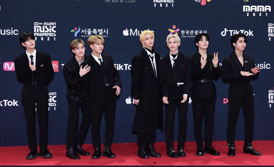 kayscribble8's tweet photo. I vote #straykids for Worldwide Fan's Choice Top 10 #MAMAVOTE https://t.co/cFnZCxcwCa