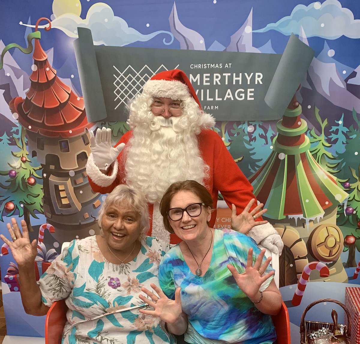 rhonda_collard's tweet photo. Me on the left and Jacki Ferro on the right. This is my first time That I’ve met Santa today the 11th of December 2021 https://t.co/Mto8cFrqxo