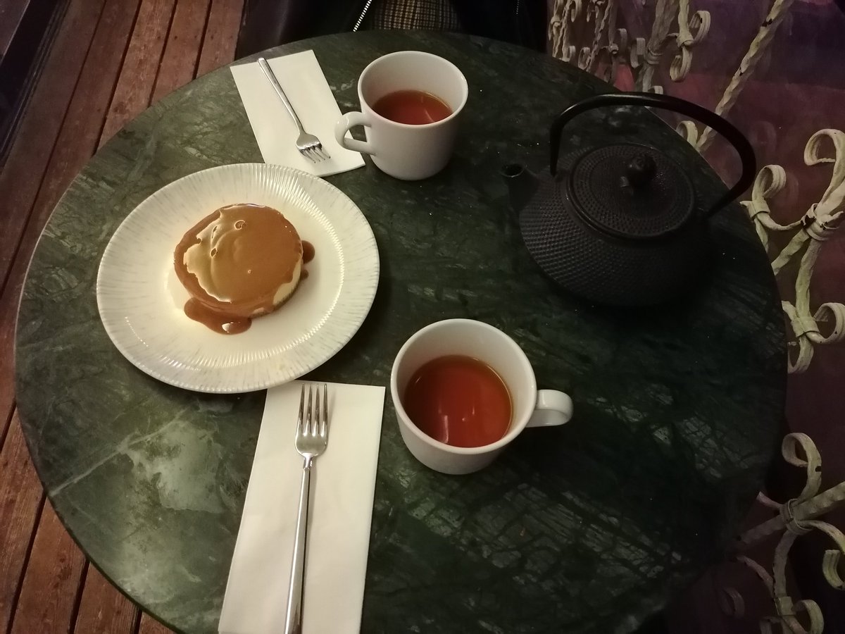 Bence çay eşiğinde sohbet harika terapi ☕