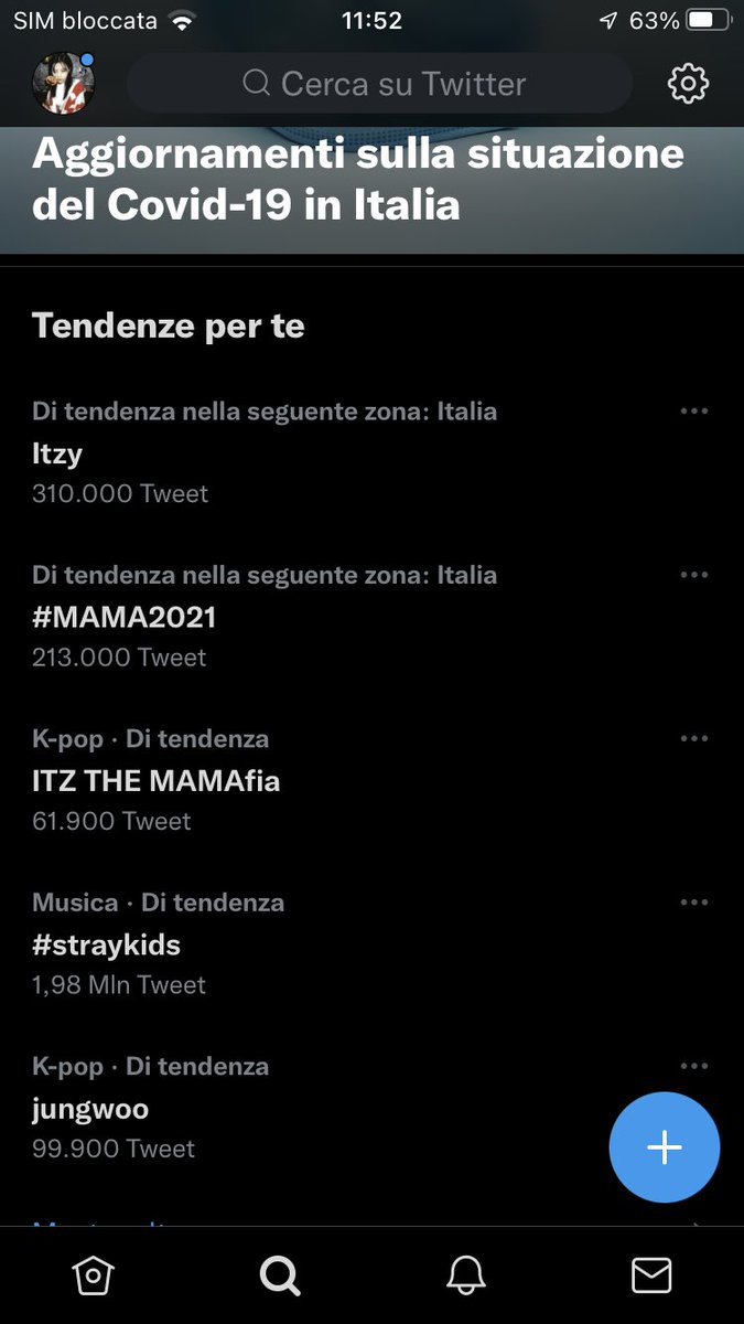ryujinword's tweet image. SIAMO NELLE TENDENZE ITALIANE ITZY WORLD DOMINATION