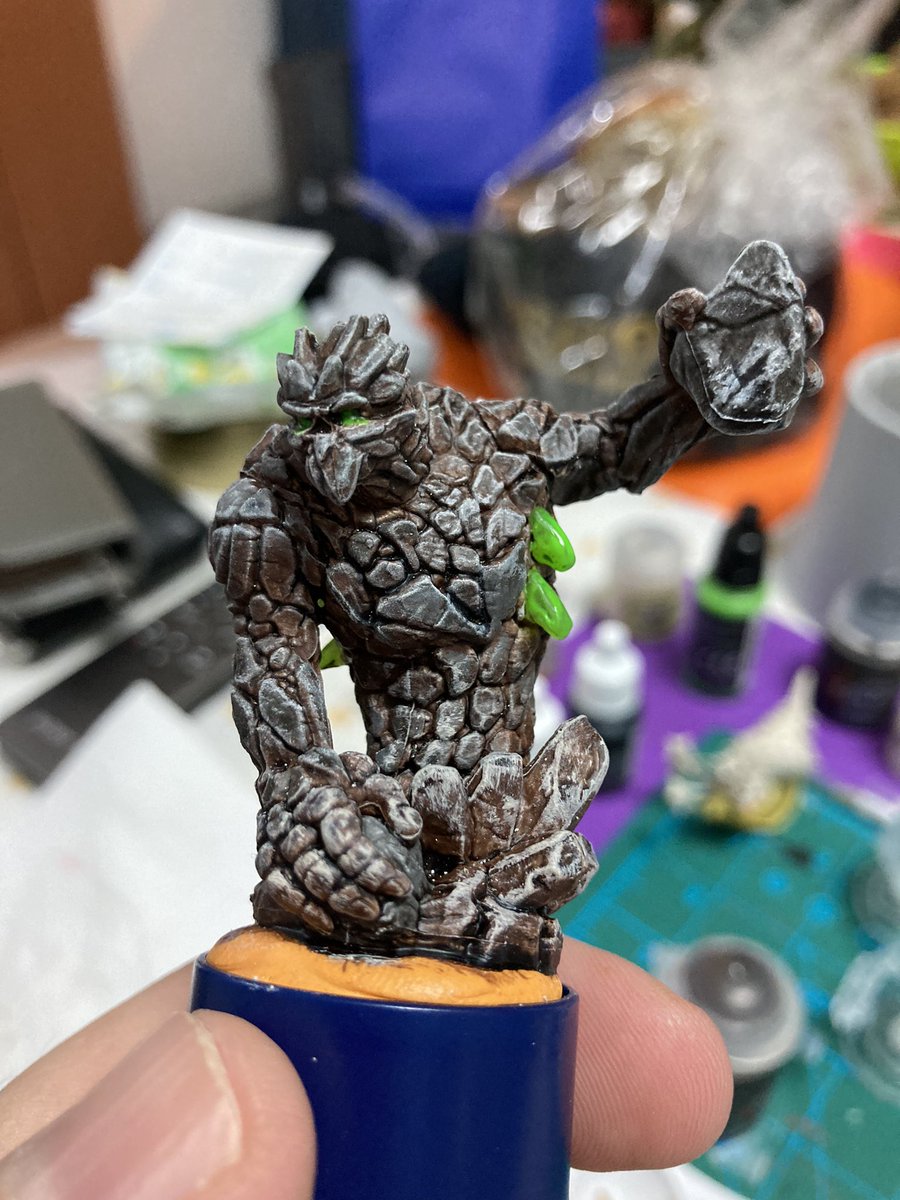Mattia_norando's tweet photo. Earth elemental with @greenstuffworld fluo green for the crystals #dnd #dndminiatures #deepcutsminiatures https://t.co/4uc2Oo0n28