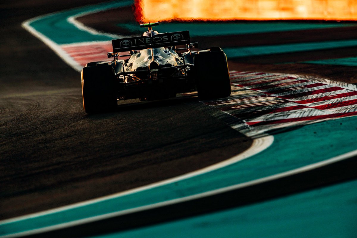 MercMeUp's tweet photo. That's the final chequered flag on practice in 2021 🏁

#LH44 P1: 1:23.274
#VB77 P3: 1:24.025 

The champ tops the final practice session of the year and is looking very strong 💪 

Now we look ahead to the final Qualifying of 2021 🔜 

#AbuDhabiGP https://t.co/V09KXmRI1r