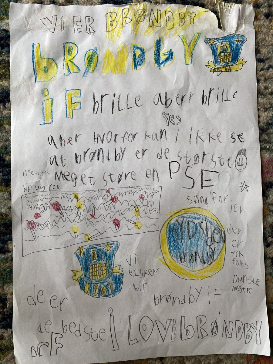 For et halvt års tid siden var min 8-årige dreng ikke specielt interesseret i fodbold - men så tog jeg ham med til en Brøndby-kamp, og nu tænker han ikke på andet 💛💙
I dag brugte han formiddagen på at lave sin egen lille hyldest til klubben #Brøndbyif