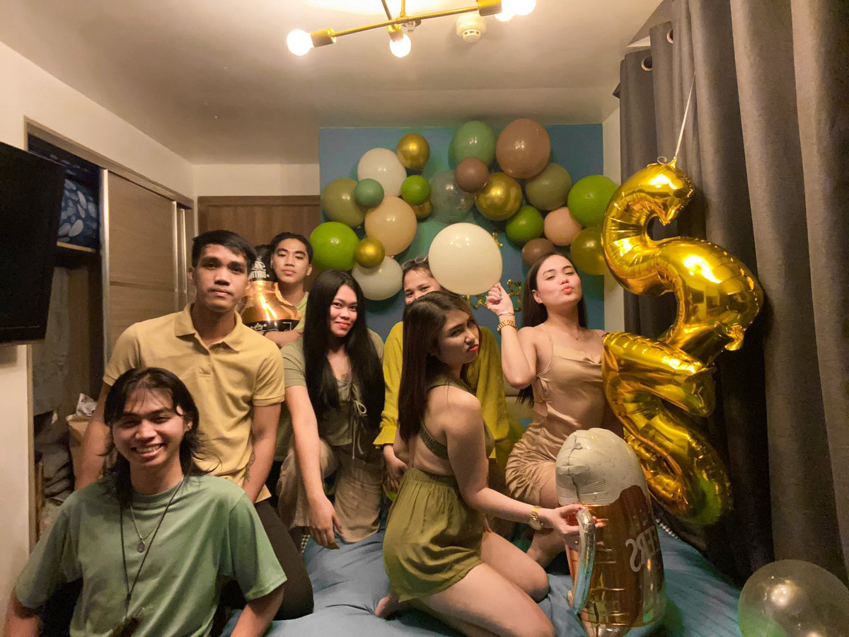 mileyfigurasin's tweet photo. 25th 💚🤎🤍 https://t.co/mlo05iHi5a