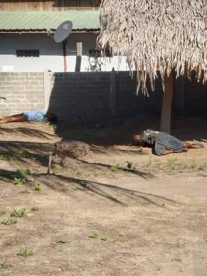 kominthike's tweet photo. Locals fled from their village when junta terrorists raided Nghatyin village, #Depayin tsp, #Sagaing region on 8 Dec evening. Six villagers returned home for feeding their cows were tied their hands behind their backs were killed by terrorists on Dec 10.
#WhatsHappeningInMyanmar https://t.co/ka7XFYygOa