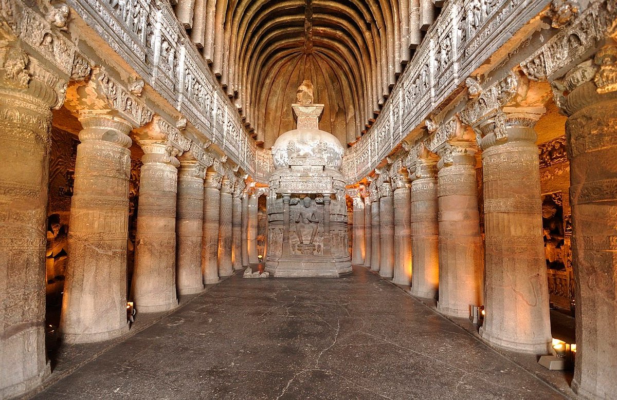 samrujlok's tweet image. #ถ้ำอชันตา (Ajanta Caves) วัดถ้ำในพุทธศาสนาที่งดงามและเก่าแก่ที่สุดในโลก ฝั่งตะวันตกของที่ราบสูงเดกกัน ของอินเดีย สร้างโดยการขุดเจาะเข้าไปในหินบะซอลต์จนเป็นวิหารขนาดใหญ่ รวมระยะเวลาการเจาะ 800 ปี นับจากเริ่มเจาะสมัยพุทธศตวรรษที่ 3 มี 30 ห้องที่เต็มไปด้วยพุทธศิลป์ที่มีคุณค่า