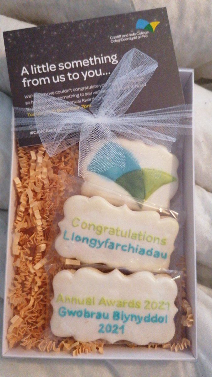 Meg_obrien98's tweet photo. This beautiful box of cookies arrived in the post from @CAVC today! A complete mystery, but thank you! https://t.co/E7G7qpOkP5