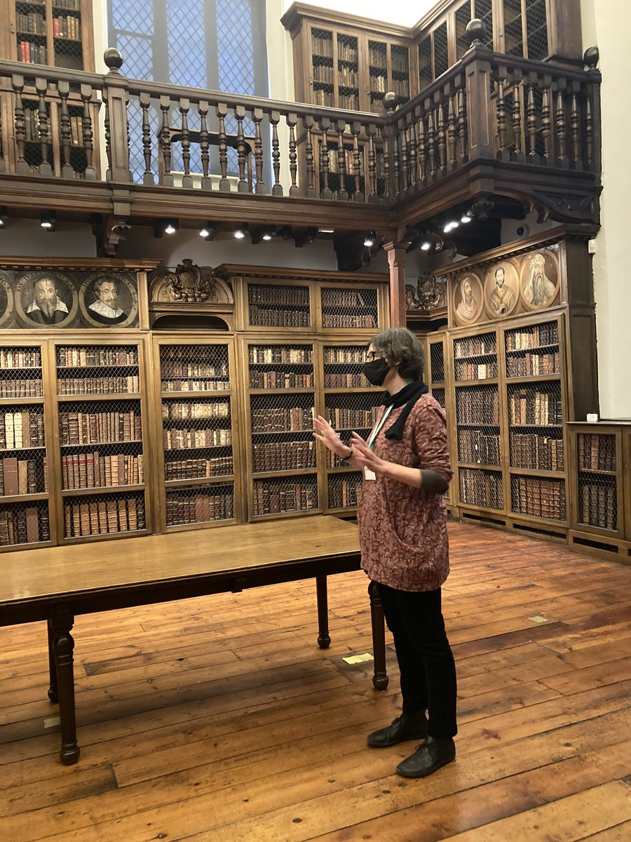 cosinslibrary's tweet photo. The incredible @behindthespines giving some lucky #creativecosins attendees a behind-the-scenes tour of #cosinslibrary 📚 https://t.co/mrT051IYUV