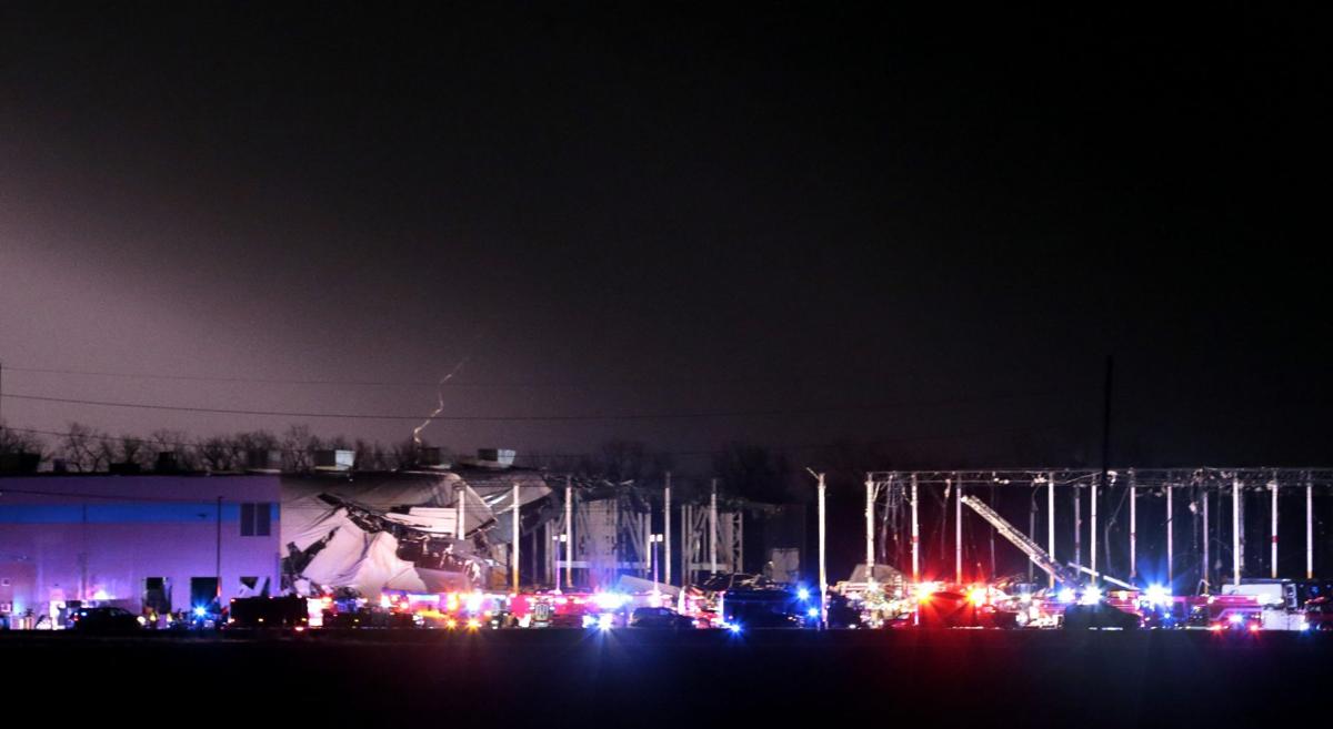 Multiple fatalities at the site of a collapsed Amazon warehouse outside Edwardsville, authorities say buff.ly/3pG8NZS