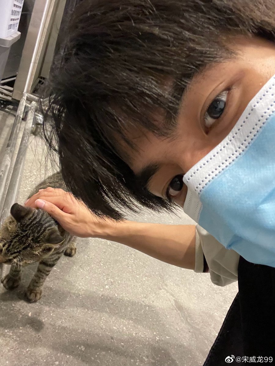 - 211211 -
weibo update 
《 #Songweilong #宋威龙 》